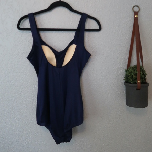 VINTAGE MAXINE OF HOLLYWOOD RUCHED ONE-PIECE {12} - Picture 5 of 11